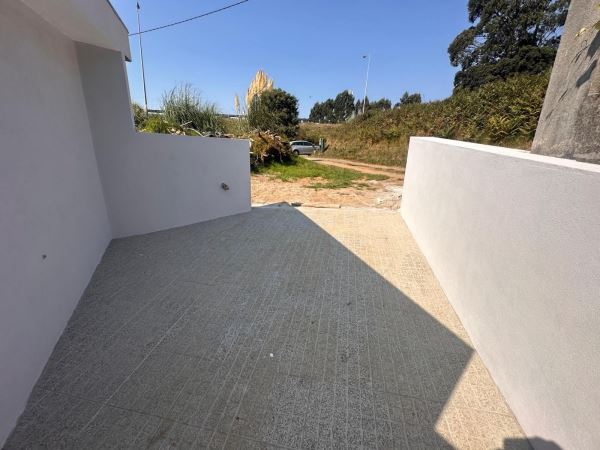 Casa térrea T1 de 2 frentes
