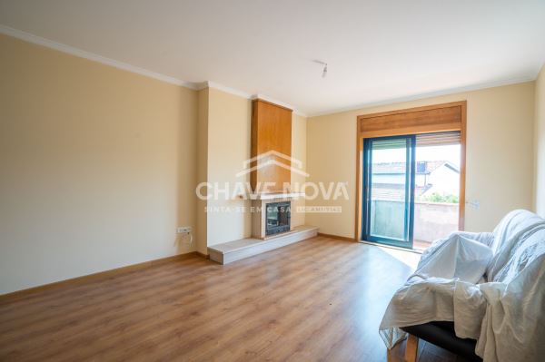 Apartamento T2 com Vista Mar na Madalena, junto ao Pingo Doce