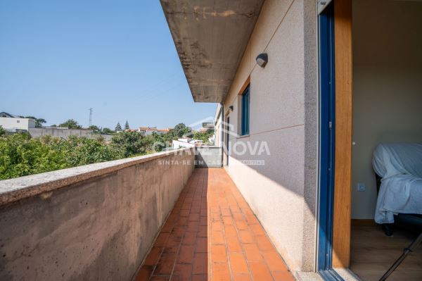 Apartamento T2 com Vista Mar na Madalena, junto ao Pingo Doce