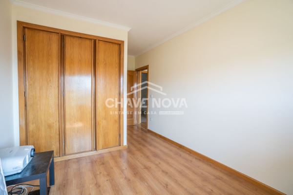 Apartamento T2 com Vista Mar na Madalena, junto ao Pingo Doce