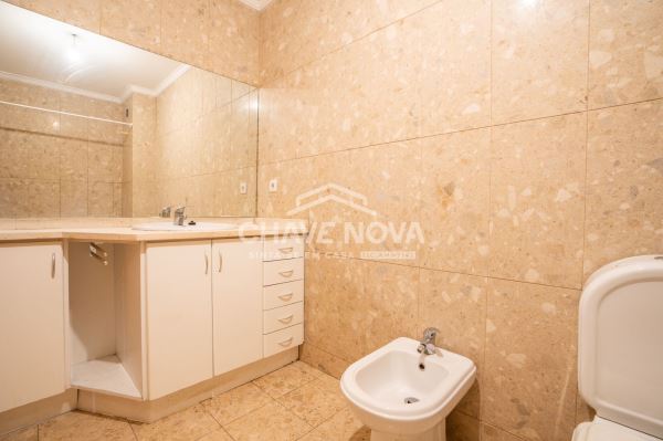 Apartamento T2 com Vista Mar na Madalena, junto ao Pingo Doce