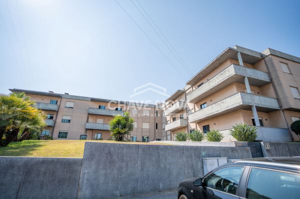 Apartamento T2 com Vista Mar na Madalena, junto ao Pingo Doce