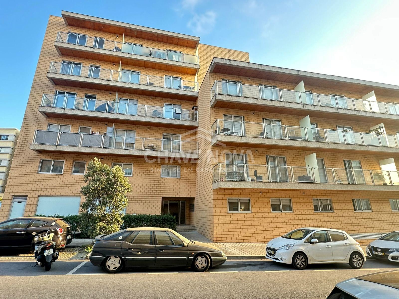Apartamento T1 mobilado para arrendamento.