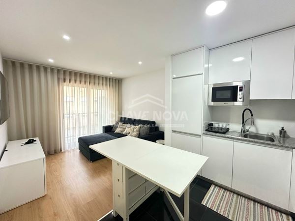 Apartamento T1 mobilado para arrendamento.