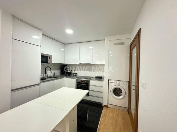 Apartamento T1 mobilado para arrendamento.