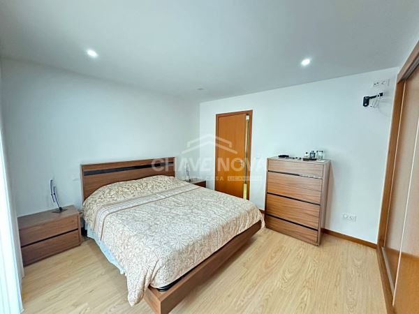 Apartamento T1 mobilado para arrendamento.