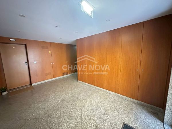 Apartamento T1 mobilado para arrendamento.