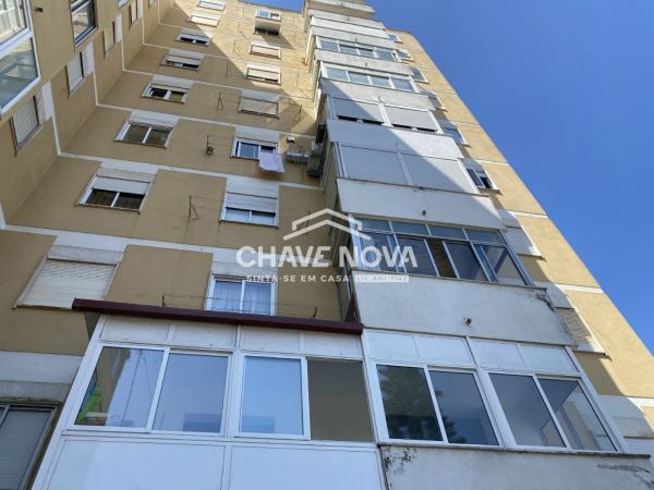 T1+2 na Amadora em fase  de remodelação total