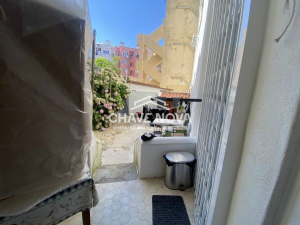 T2 na Amadora em fase  de remodelação total