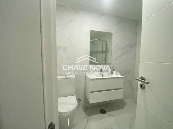 T2 na Amadora em fase  de remodelação total