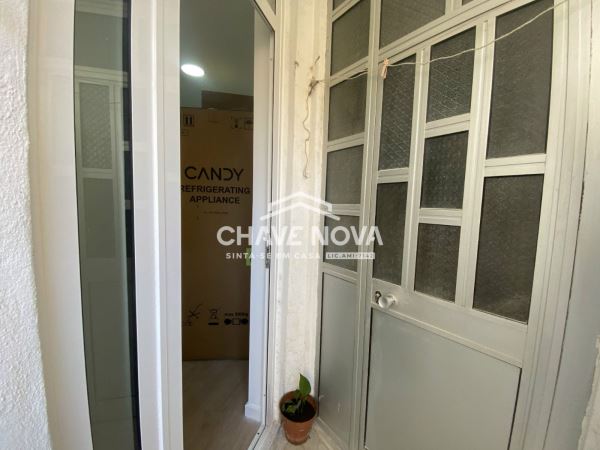 T2 na Amadora em fase  de remodelação total