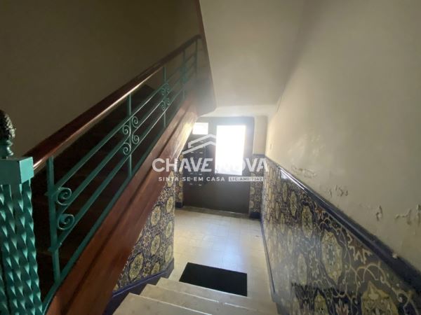 T2 na Amadora em fase  de remodelação total
