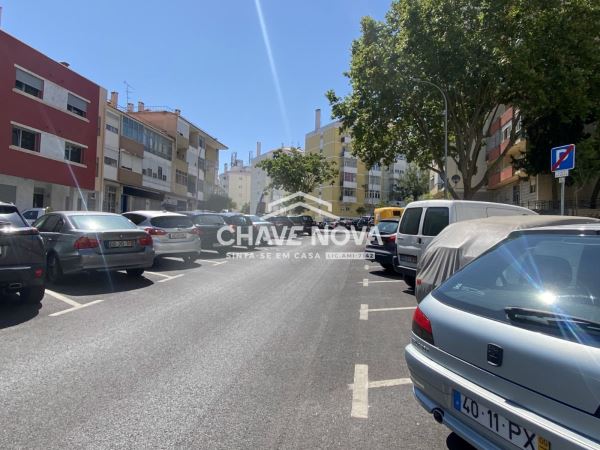 T3 na Amadora em fase  de remodelação total