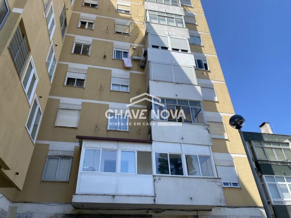 T3 na Amadora em fase  de remodelação total