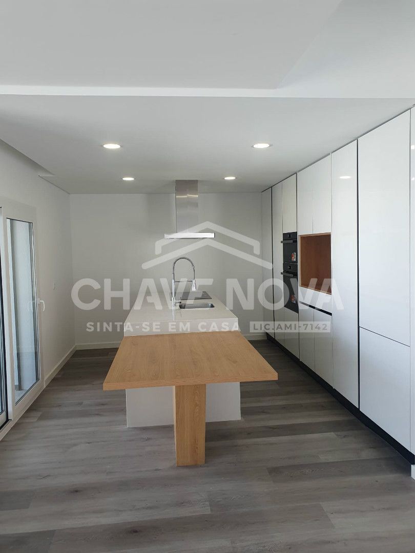 Apartamento T4 para Venda em Corroios Foto 5