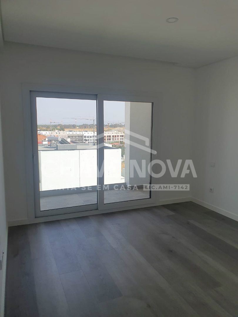 Apartamento T4 para Venda em Corroios Foto 8