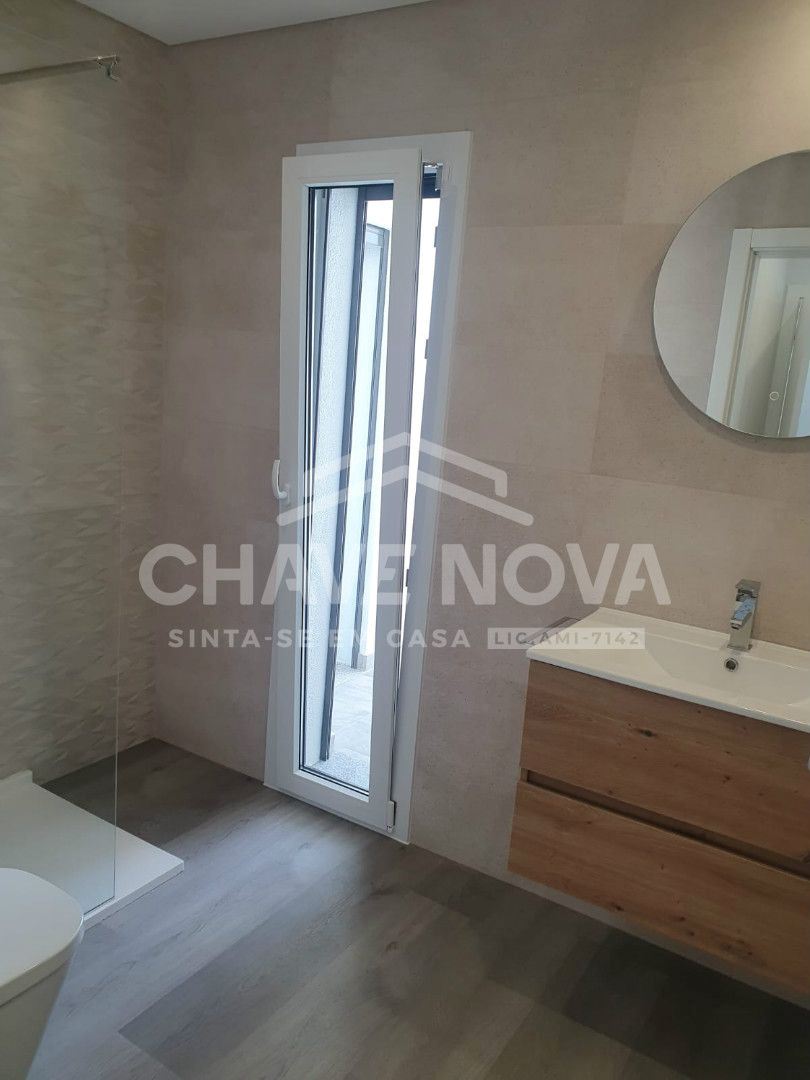 Apartamento T4 para Venda em Corroios Foto 14