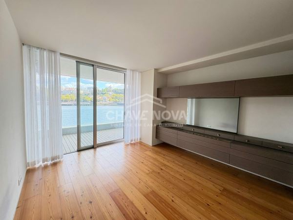 Edifício Cais do Cavaco | Apartamento T3+1 Duplex - Vista exclusiva para o Douro