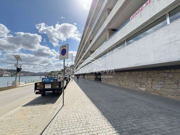 Edifício Cais do Cavaco | Apartamento T3+1 Duplex - Vista exclusiva para o Douro