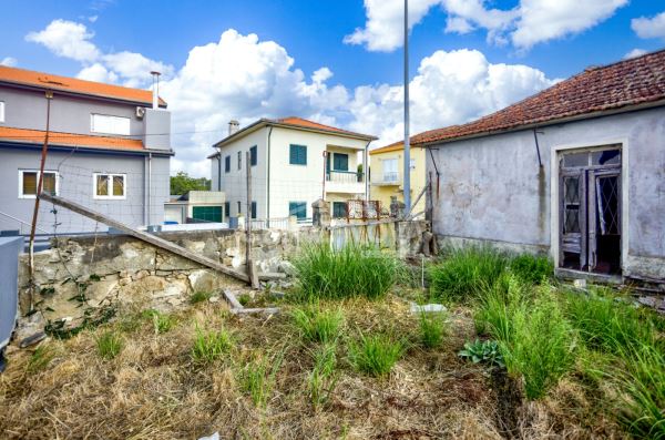 Terreno com 682m² na Madalena