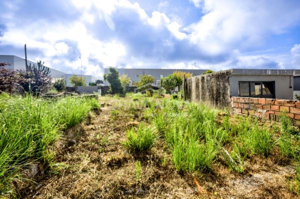 Terreno com 682m² na Madalena