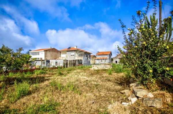 Terreno com 682m² na Madalena