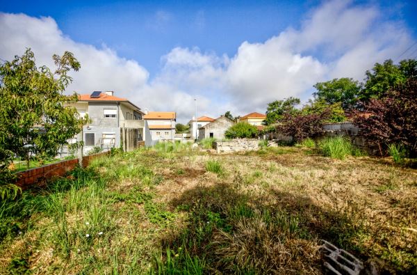 Terreno com 682m² na Madalena