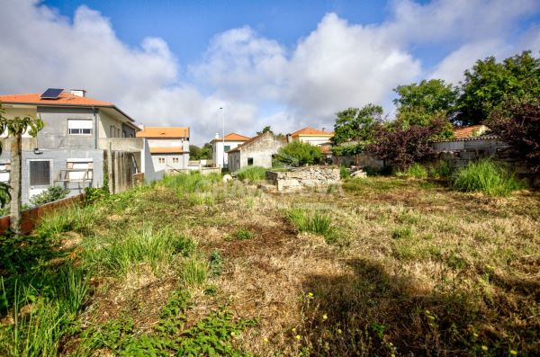 Terreno com 682m² na Madalena