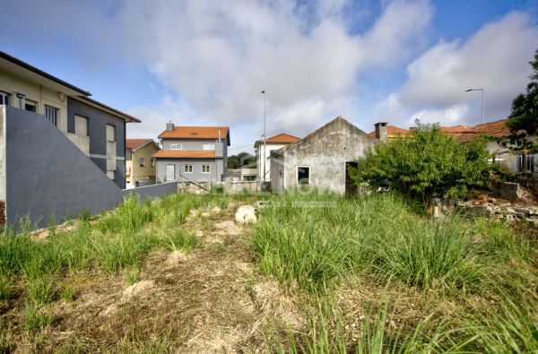 Terreno com 682m² na Madalena