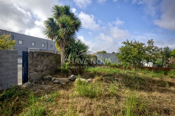 Terreno com 682m² na Madalena