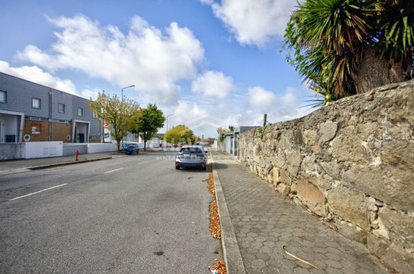 Terreno com 682m² na Madalena