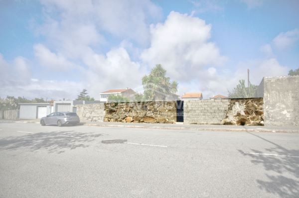 Terreno com 682m² na Madalena