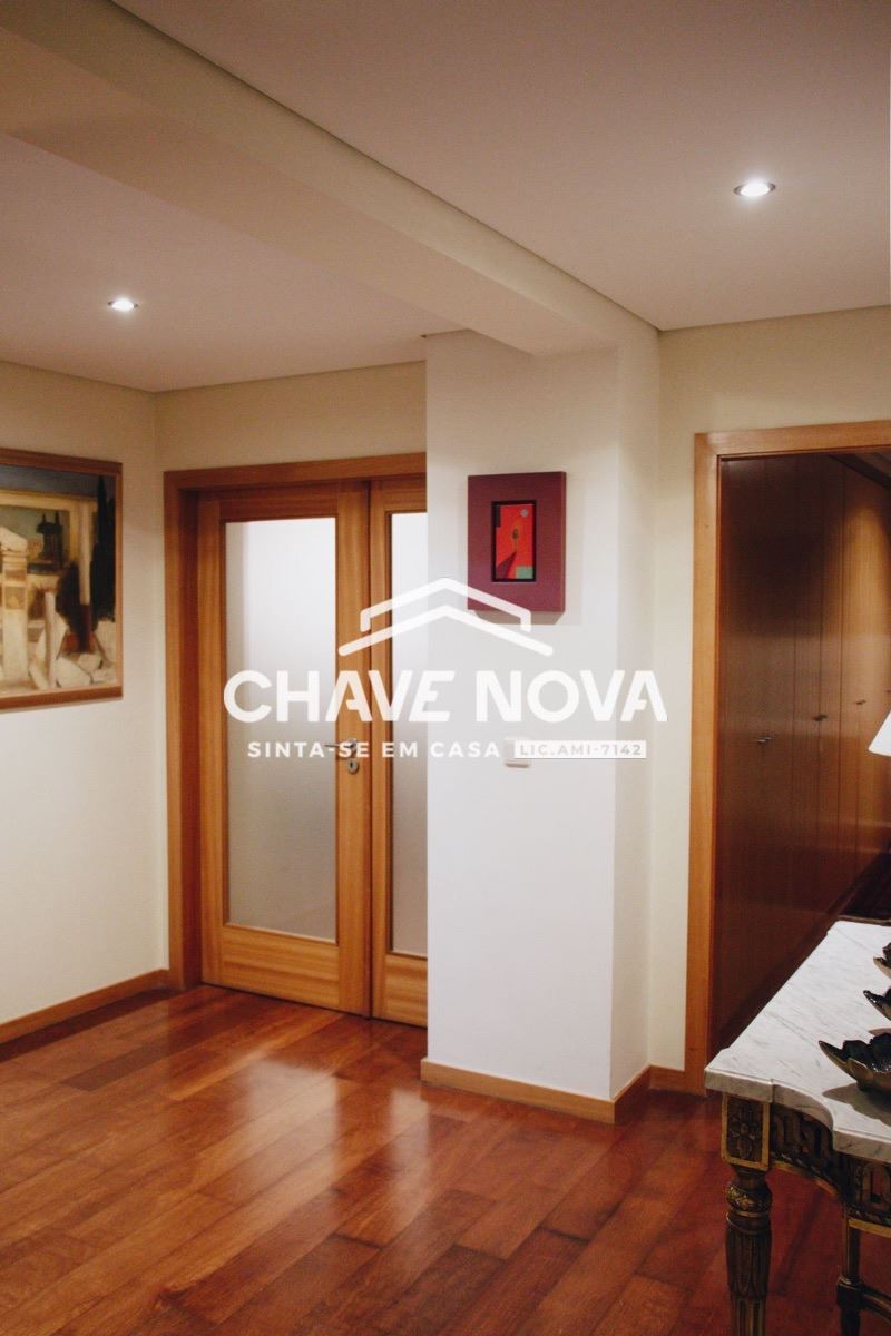 Apartamento T5 para Venda em Paranhos