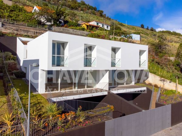 Moradia T4 Geminada de Luxo ( vistas Mar) Casas Brancas - Funchal