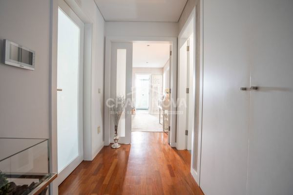 Moradia T3 Moderna com Piscina Aquecida e Jardim em Mozelos