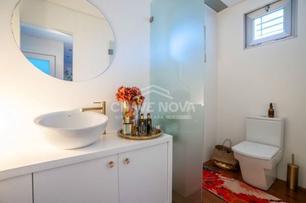 Moradia T3 Moderna com Piscina Aquecida e Jardim em Mozelos