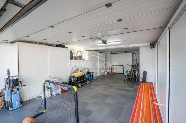 Moradia T3 Moderna com Piscina Aquecida e Jardim em Mozelos