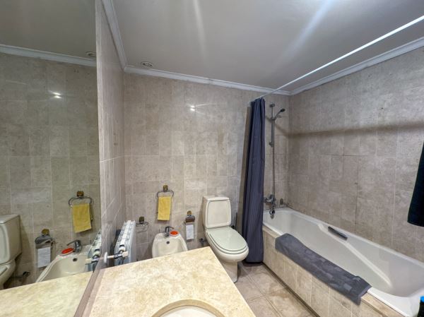 T2 mobilado e equipado com garagem fechada no Centro de Gaia - metro D. João II