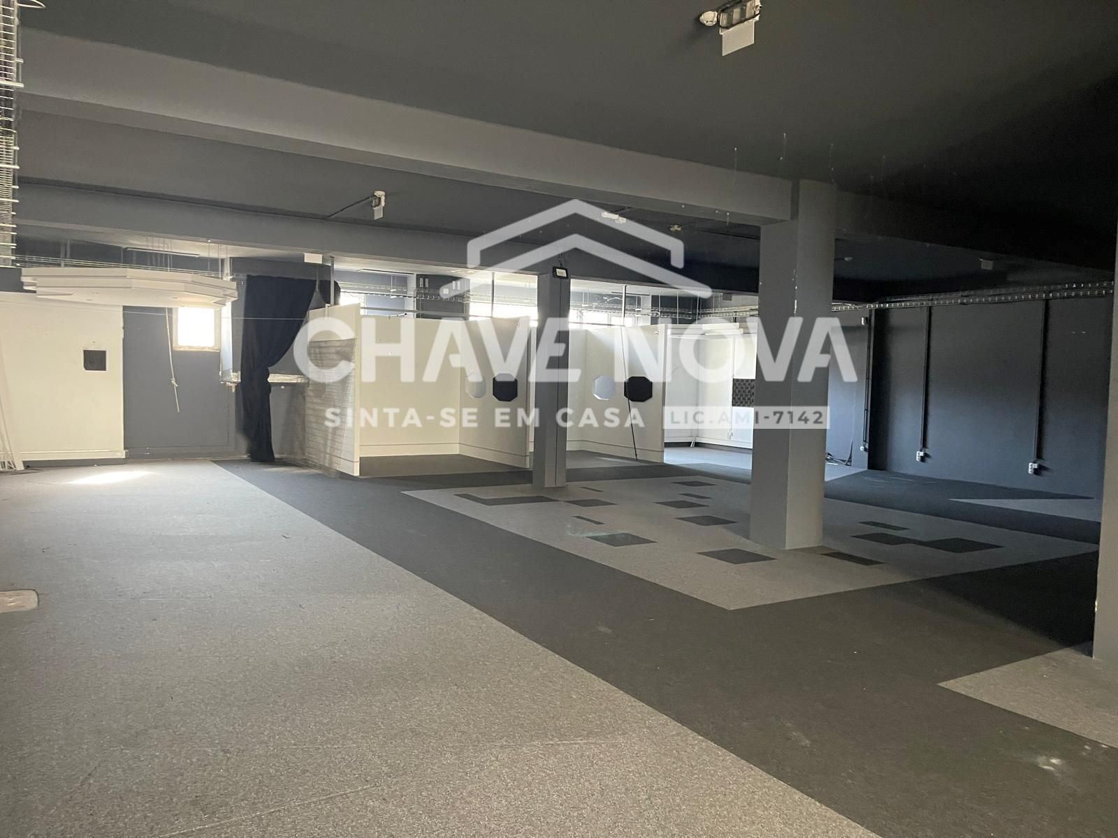Loja 300m2 - Porto