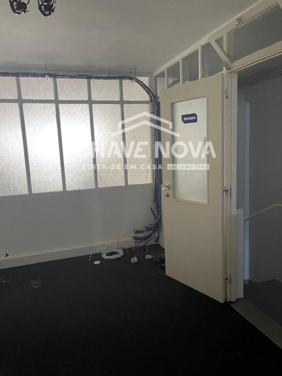 Loja 300m2 - Porto