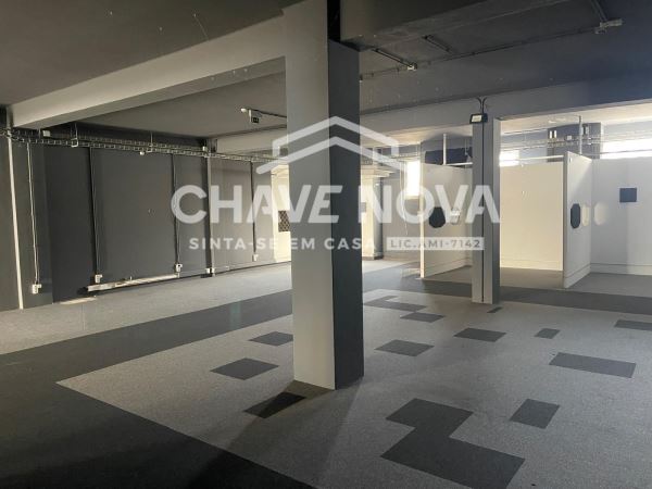 Loja 300m2 - Porto
