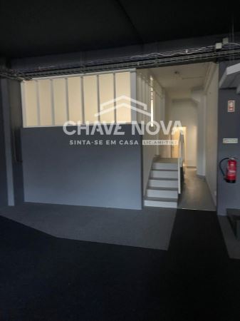 Loja 300m2 - Porto
