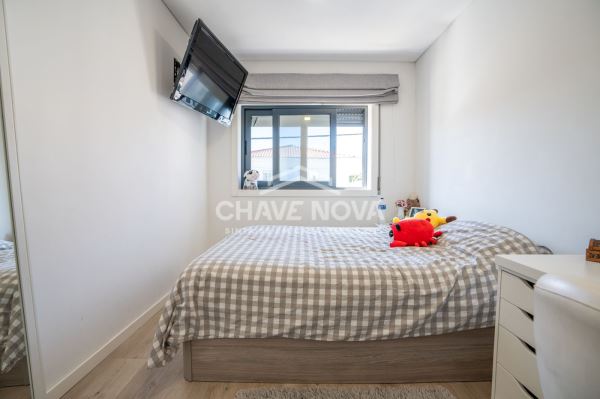 Moradia Geminada V4+1 Renovada em Canidelo