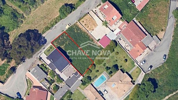 Terreno para Moradia c/piscina – Valadares