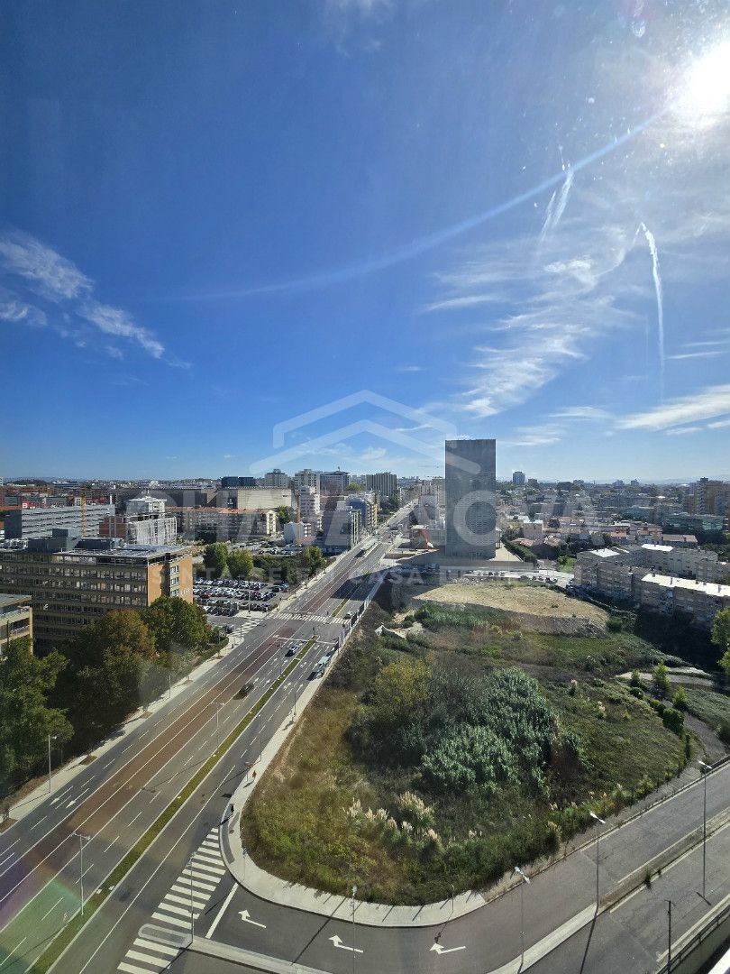 Apartamento T1 para Arrendamento – Av. da Boavista, Porto