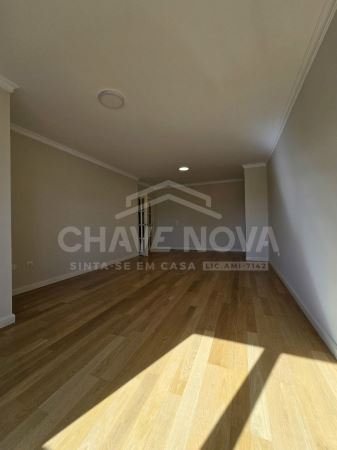 Apartamento T1 para Arrendamento – Av. da Boavista, Porto