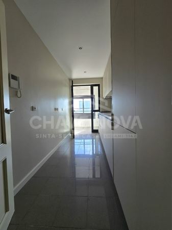 Apartamento T1 para Arrendamento – Av. da Boavista, Porto