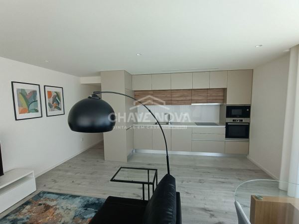 T2 NOVO para arrendamento em Canidelo 