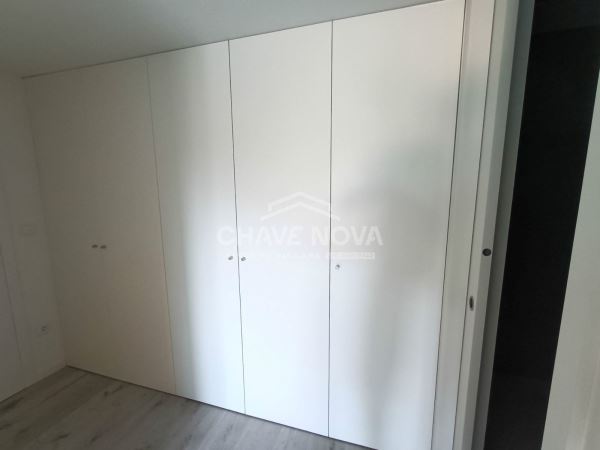 T2 NOVO para arrendamento em Canidelo 