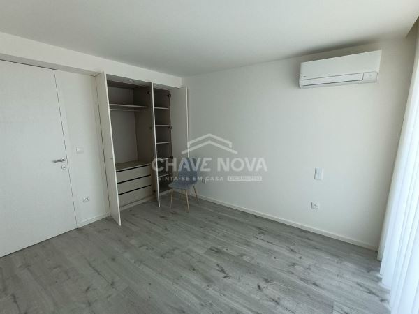 T2 NOVO para arrendamento em Canidelo 